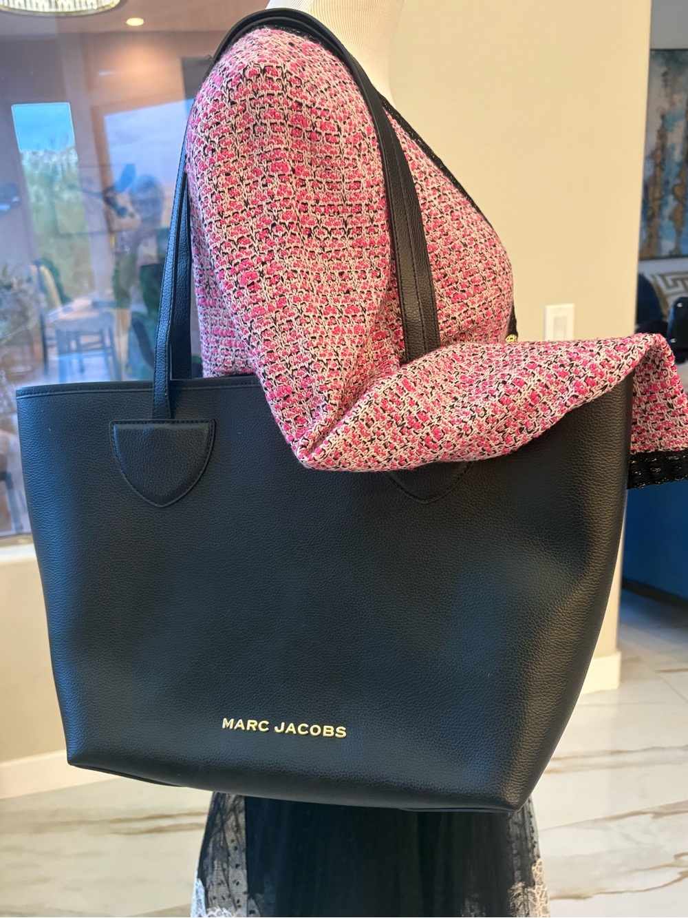 NEW Large Marc Jacobs Black Leather Tote with Gold Logo Classic Chic !